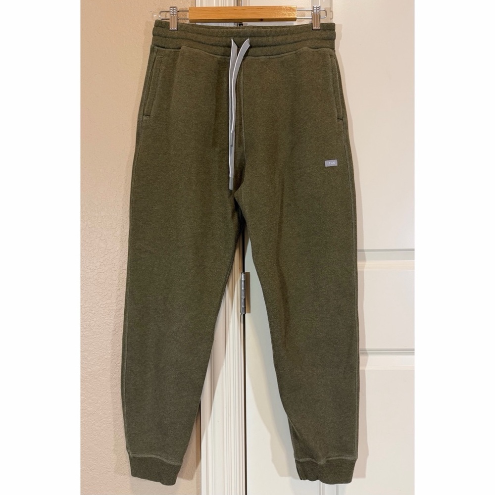Figs Fleece Men’s Off Shift Relaxed Jogger Sweatpants